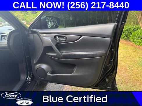 Used 2020 Nissan Rogue S FWD image 26