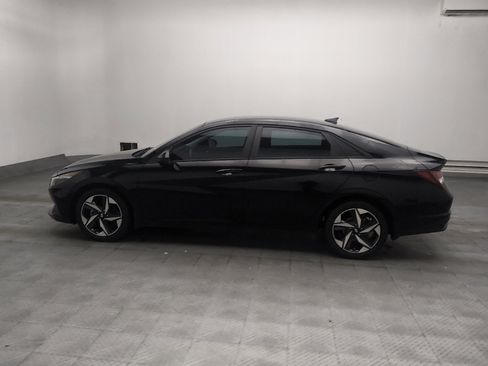 Used 2023 Hyundai Elantra SEL w/ Convenience Package FWD image 3