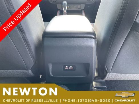 Used 2025 Nissan Frontier PRO-4X AWD/4WD image 34