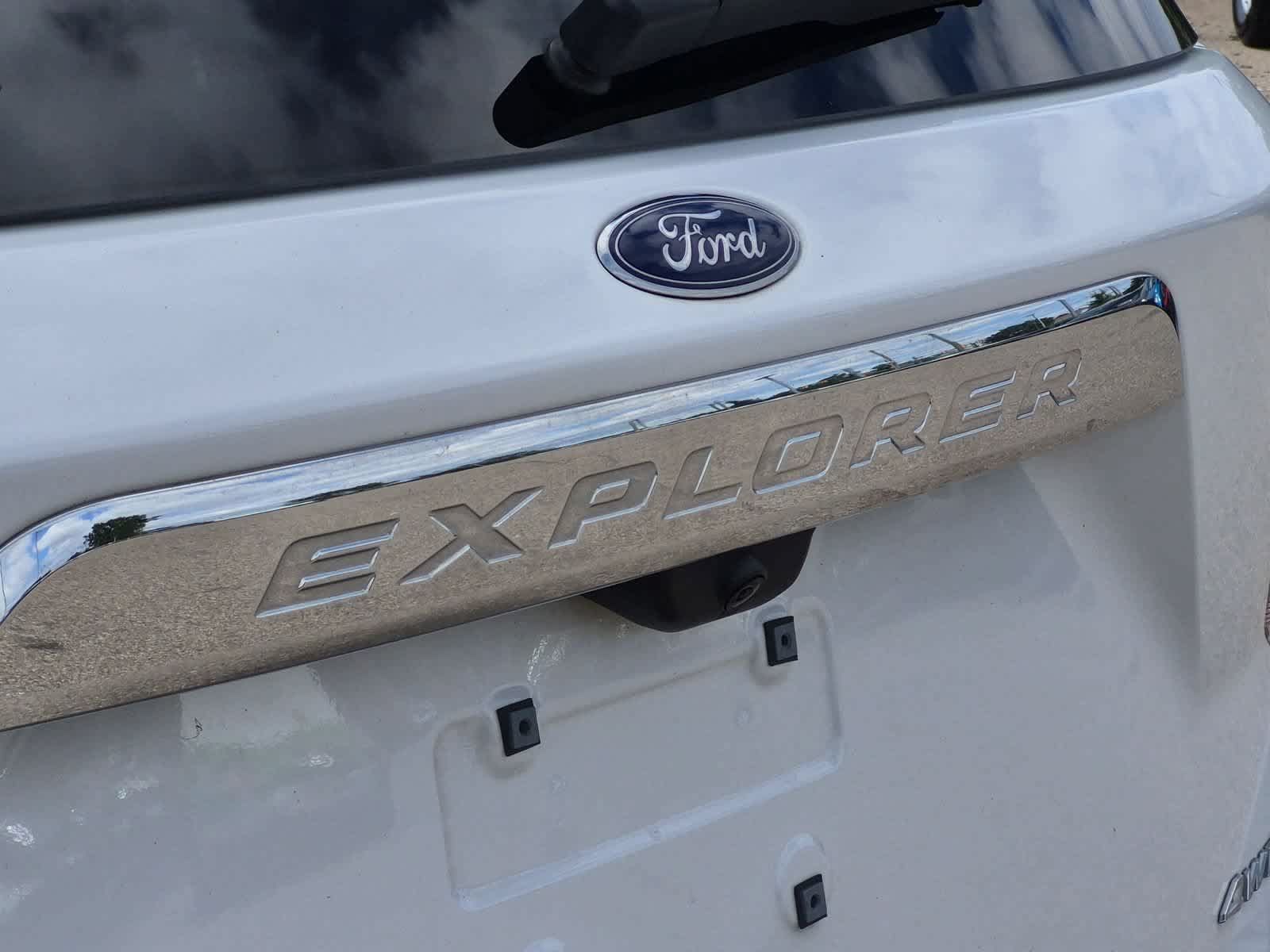 Used 2024 Ford Explorer King Ranch w/ Technology Package AWD/4WD image 13