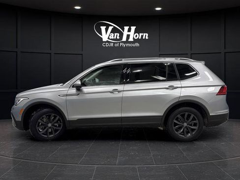 Used 2022 Volkswagen Tiguan SE image 11