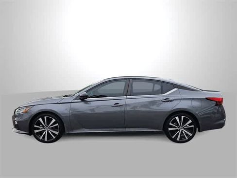 Used 2020 Nissan Altima 2.5 SR w/ Premium Package image 5