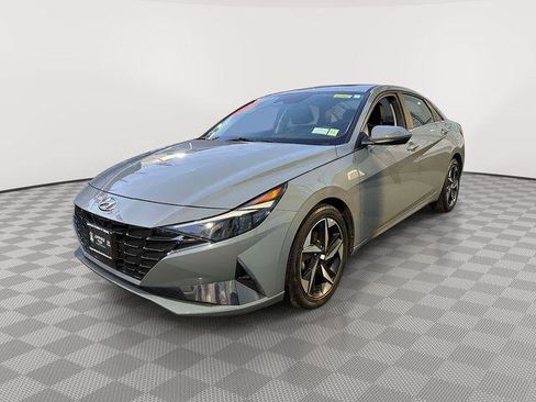Used 2023 Hyundai Elantra Limited w/ Cargo Package FWD image 5
