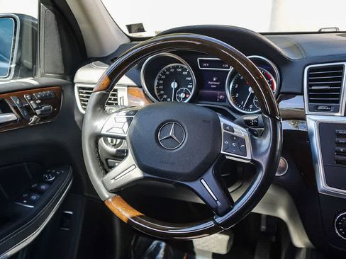Used 2014 Mercedes-Benz GL 450 4MATIC image 15