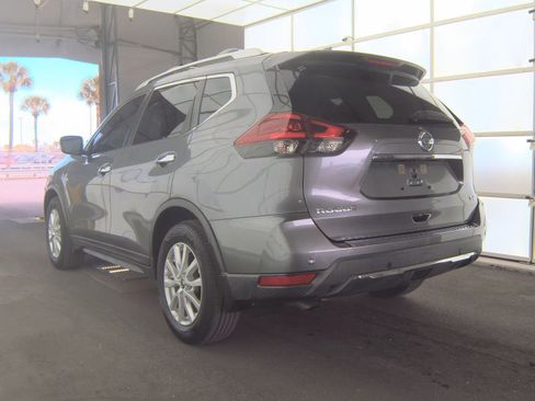 Used 2019 Nissan Rogue SV image 6