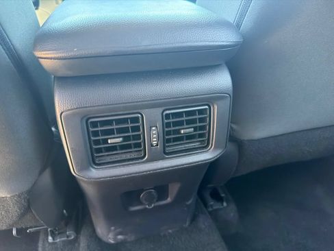 Used 2025 Toyota RAV4 LE AWD/4WD image 27