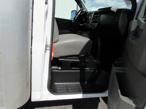 Used 2024 Chevrolet Express 3500 w/ Power Convenience Package RWD image 13
