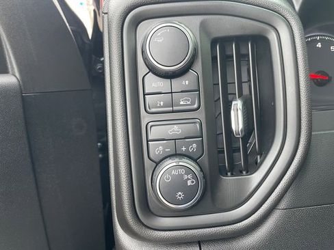 Used 2021 Chevrolet Silverado 1500 LT image 12