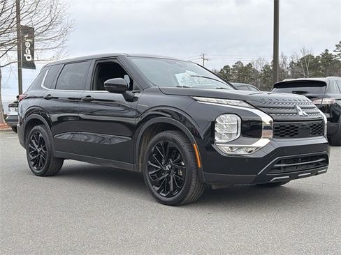 Used 2023 Mitsubishi Outlander SEL image 15