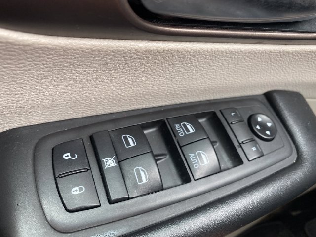 Used 2021 Chrysler Voyager Lxi FWD image 15