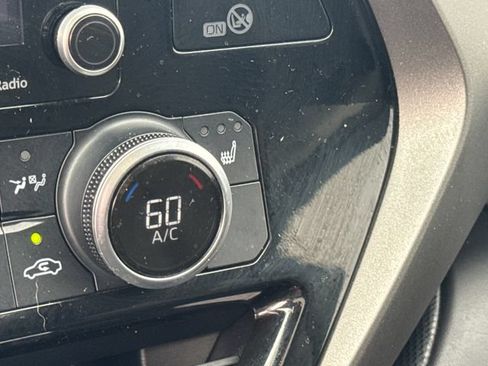 Used 2021 Toyota Highlander XLE FWD image 26