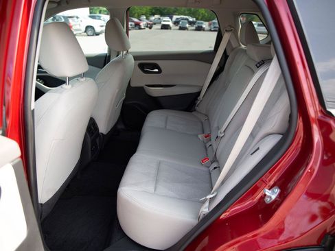 Used 2025 Nissan Rogue SV AWD/4WD image 21