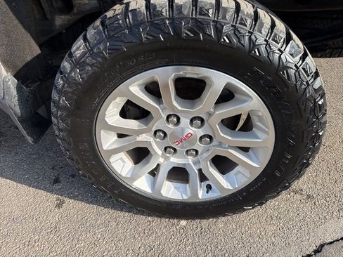 Used 2017 GMC Sierra 1500 SLE w/ SLE Value Package image 12