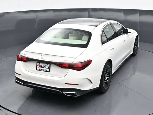 Used 2025 Mercedes-Benz E 450 4MATIC Sedan image 42