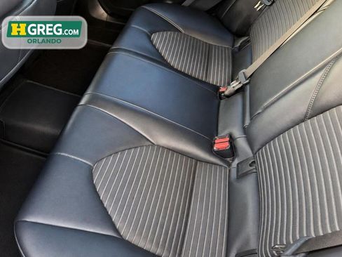 Used 2021 Toyota Camry SE FWD image 18