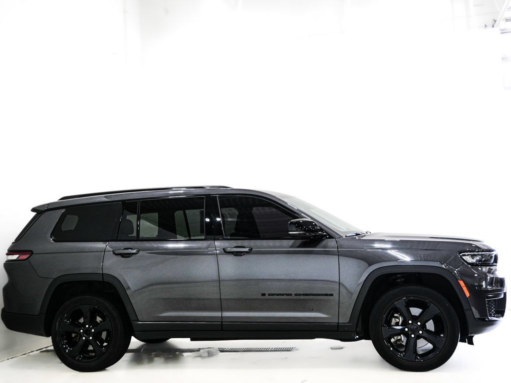 Used 2023 Jeep Grand Cherokee L Laredo AWD/4WD image 4