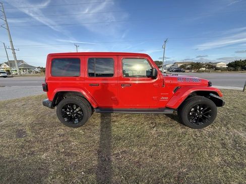 Used 2023 Jeep Wrangler Unlimited Sahara w/ Cold Weather Group image 8