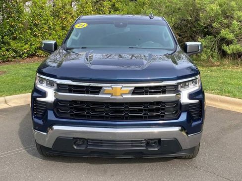 Used 2023 Chevrolet Silverado 1500 LT AWD/4WD image 2