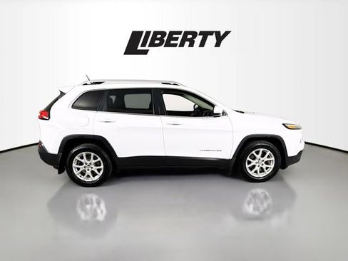Used 2015 Jeep Cherokee Latitude w/ Cold Weather Group image 8