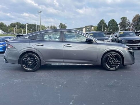 Used 2026 Nissan Sentra SR w/ Floor Mat Package FWD image 8
