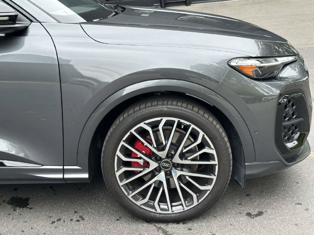 Used 2025 Audi SQ5 Prestige w/ Prestige Package AWD/4WD image 9