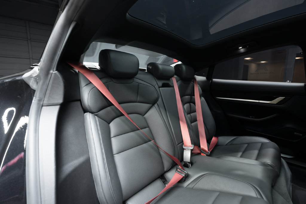 Used 2022 Porsche Taycan 4S AWD/4WD image 43