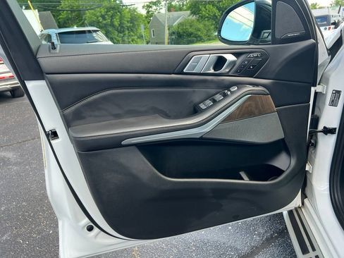 Used 2020 BMW X7 xDrive40i w/ Premium Package AWD/4WD image 17