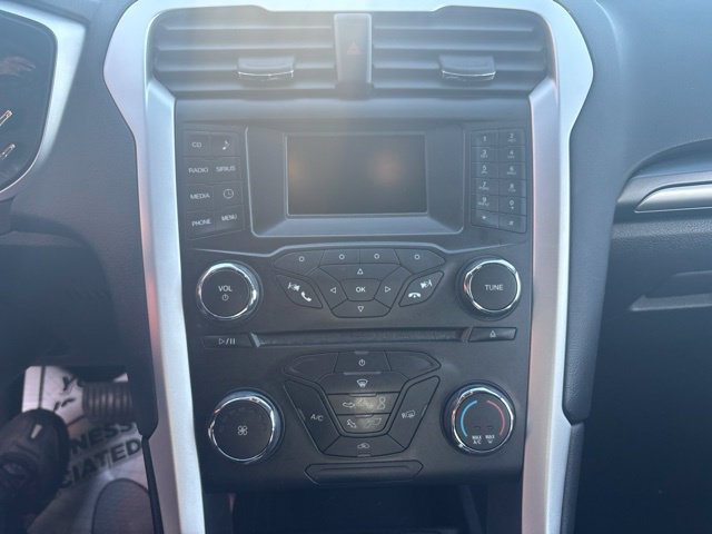 Used 2013 Ford Fusion SE FWD image 12