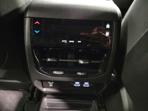 Used 2024 Jeep Grand Cherokee L Laredo w/ Luxury Tech Group I image 26