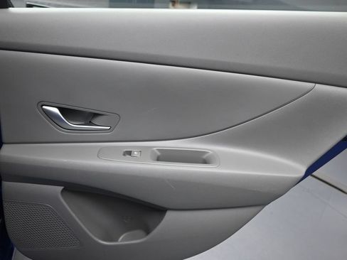 Used 2024 Hyundai Elantra SEL FWD image 24