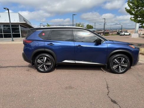 Used 2022 Nissan Rogue Platinum w/ Head-Up Display Package AWD/4WD image 11