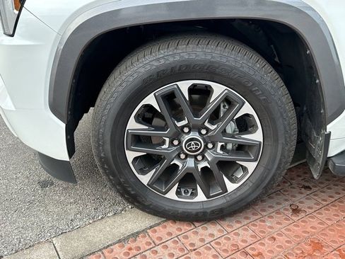 Used 2023 Toyota Sequoia Limited image 10