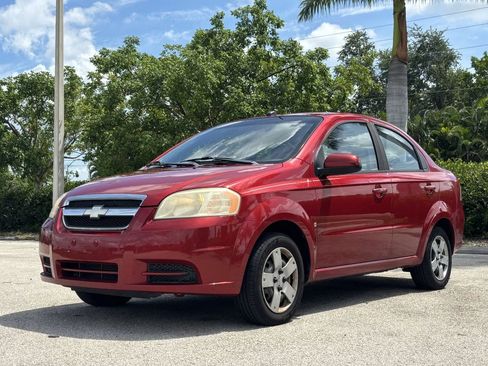 Used 2009 Chevrolet Aveo LT w/ Power and Convenience Package FWD image 2