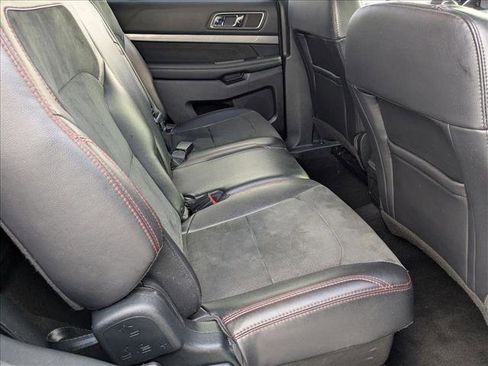 Used 2019 Ford Explorer XLT w/ Equipment Group 202A image 20