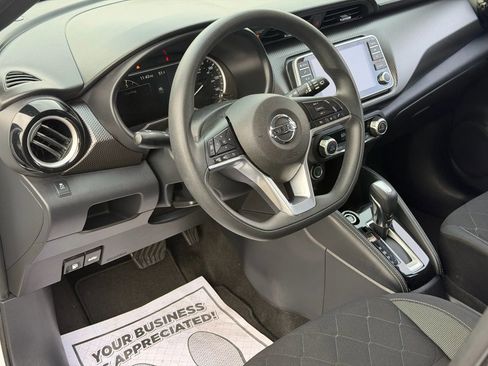 Used 2019 Nissan Kicks SV w/ Exterior Package image 12