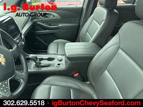 Used 2023 Chevrolet Traverse LT w/ LT Premium Package FWD image 4