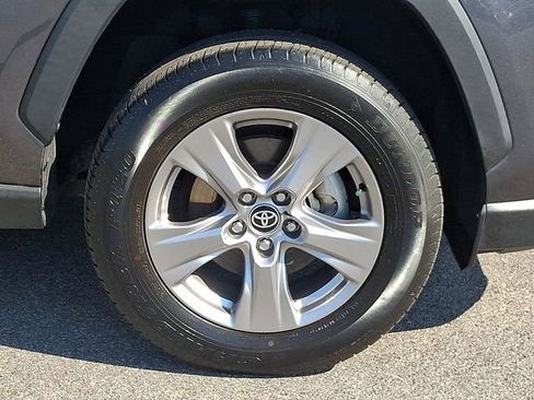 Used 2025 Toyota RAV4 XLE AWD/4WD image 10
