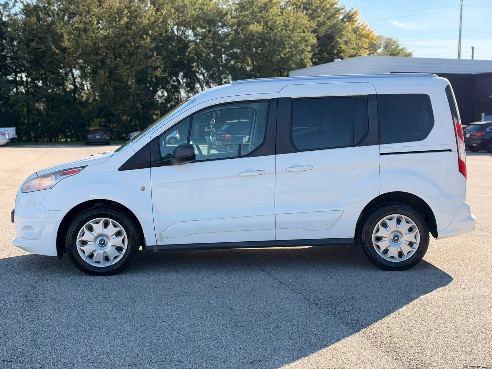Used 2017 Ford Transit Connect XLT FWD image 5