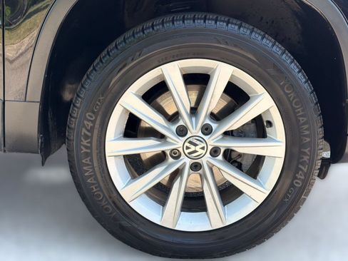 Used 2017 Volkswagen Tiguan S FWD image 13