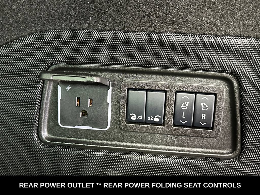 Used 2025 Cadillac Escalade ESV Sport AWD/4WD image 33