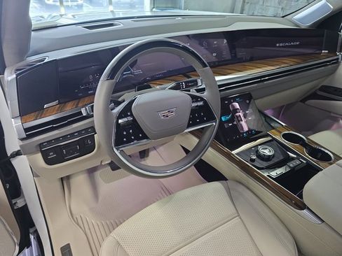 Certified 2025 Cadillac Escalade Sport Platinum w/ LPO, ONYX Package image 17