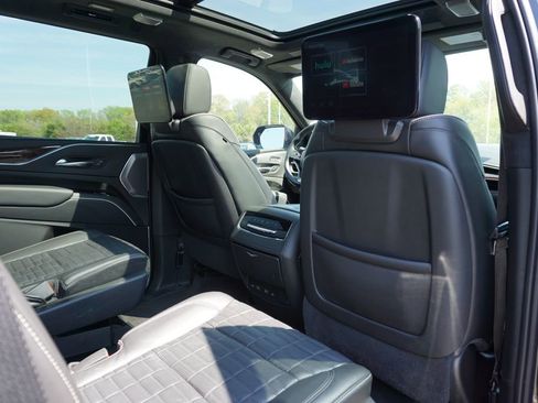 Used 2022 Cadillac Escalade Sport Platinum w/ LPO, ONYX Package image 42