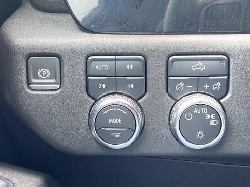 Used 2025 GMC Sierra 1500 SLE w/ X31 Off-Road Package AWD/4WD image 14