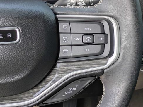 Used 2022 Jeep Wagoneer Series II RWD image 28