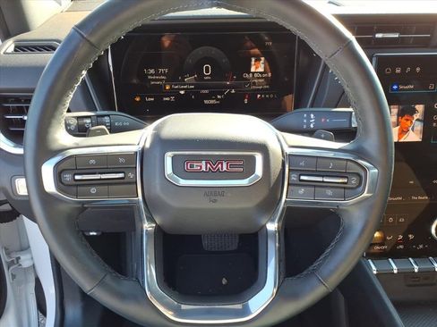 Used 2025 GMC Terrain Elevation image 19