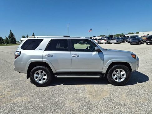 Used 2019 Toyota 4Runner SR5 Premium AWD/4WD image 4