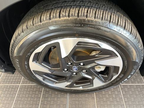 Used 2025 Subaru Crosstrek 2.5i Limited AWD/4WD image 5