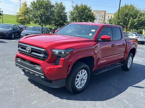 Used 2025 Toyota Tacoma SR5 RWD image 8