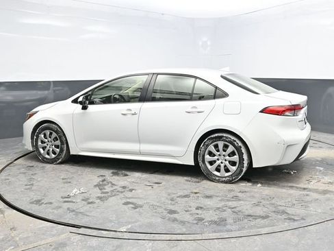Used 2020 Toyota Corolla LE image 4