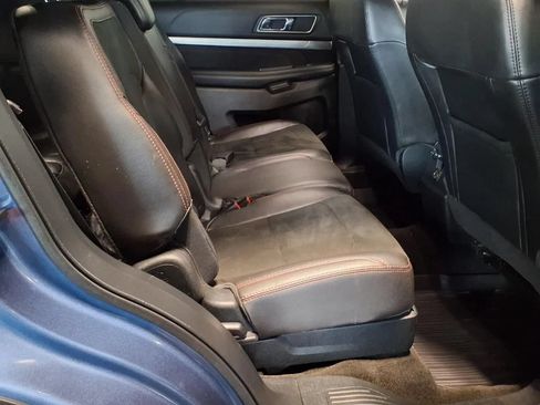 Used 2018 Ford Explorer XLT w/ Equipment Group 202A AWD/4WD image 11